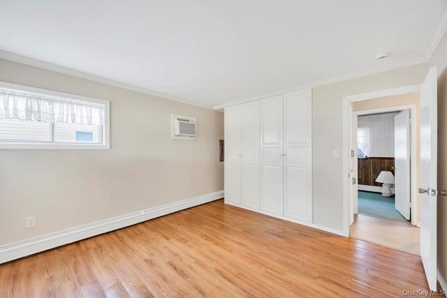 10 Grape Lane, Hicksville, NY 11801