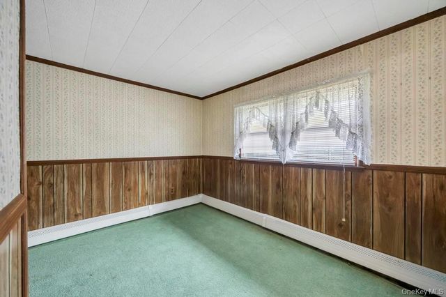 10 Grape Lane, Hicksville, NY 11801