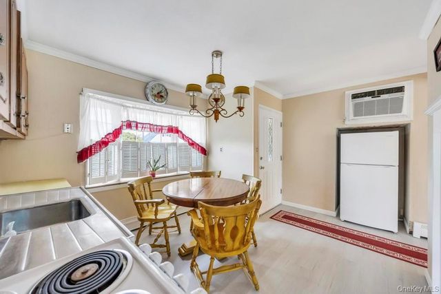 10 Grape Lane, Hicksville, NY 11801