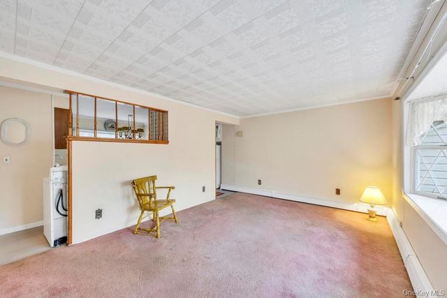 10 Grape Lane, Hicksville, NY 11801