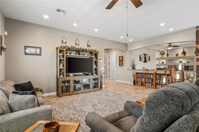 2130 E Calle Salamanca, Fort Mohave, AZ 86426