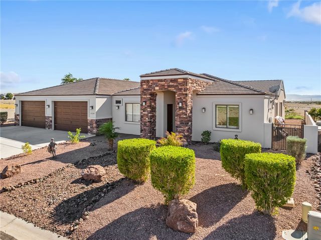 2130 E Calle Salamanca, Fort Mohave, AZ 86426