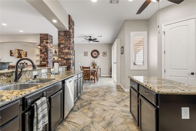 2130 E Calle Salamanca, Fort Mohave, AZ 86426