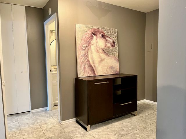 1850 N CLARK Street 201, Chicago, IL 60614