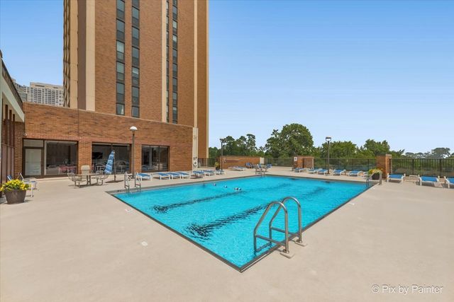 1850 N CLARK Street 201, Chicago, IL 60614