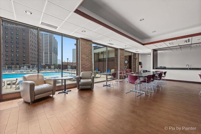 1850 N CLARK Street 201, Chicago, IL 60614