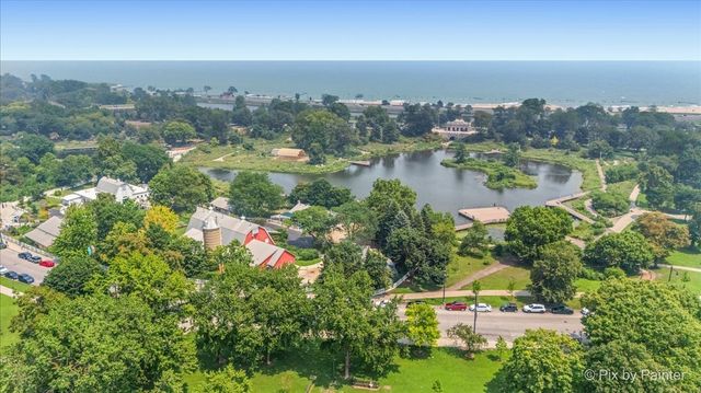 1850 N CLARK Street 201, Chicago, IL 60614