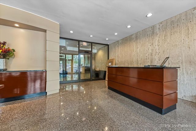 1850 N CLARK Street 201, Chicago, IL 60614