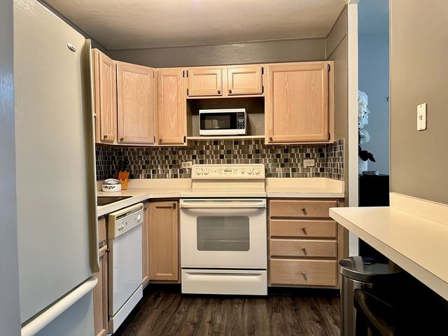 1850 N CLARK Street 201, Chicago, IL 60614