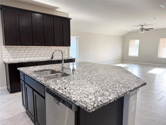 3810 Canyon Shore Lane, Missouri City, TX 77459