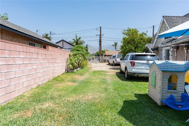 325 W Crescent Drive, Azusa, CA 91702