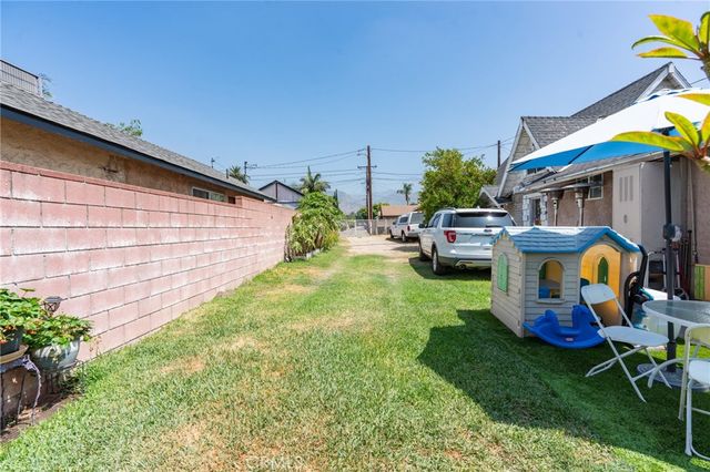 325 W Crescent Drive, Azusa, CA 91702