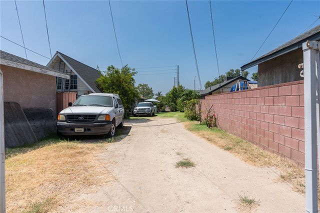 325 W Crescent Drive, Azusa, CA 91702