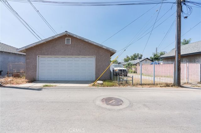325 W Crescent Drive, Azusa, CA 91702