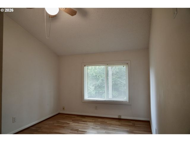 445 STERLING Dr, Eugene, OR 97404