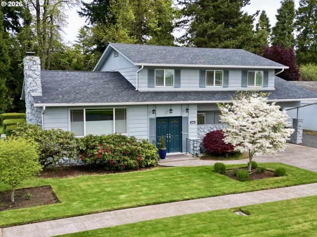 445 STERLING Dr, Eugene, OR 97404