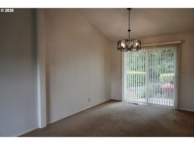 445 STERLING Dr, Eugene, OR 97404