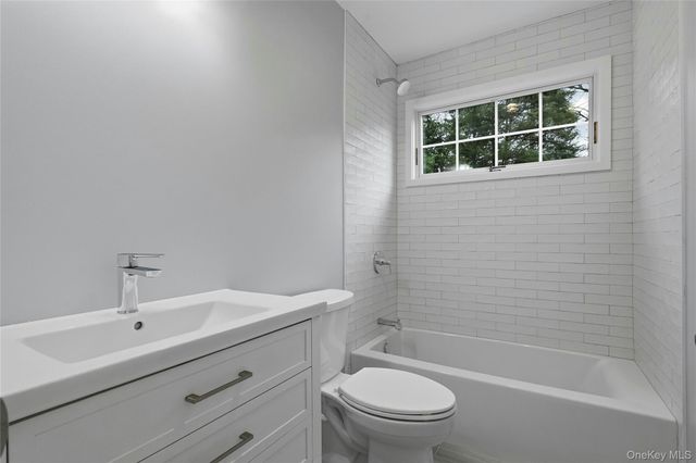 3 Atlanta Drive, Huntington, NY 11743