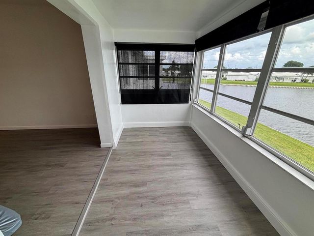 1112 Lake Terrace 207, Boynton Beach, FL 33426