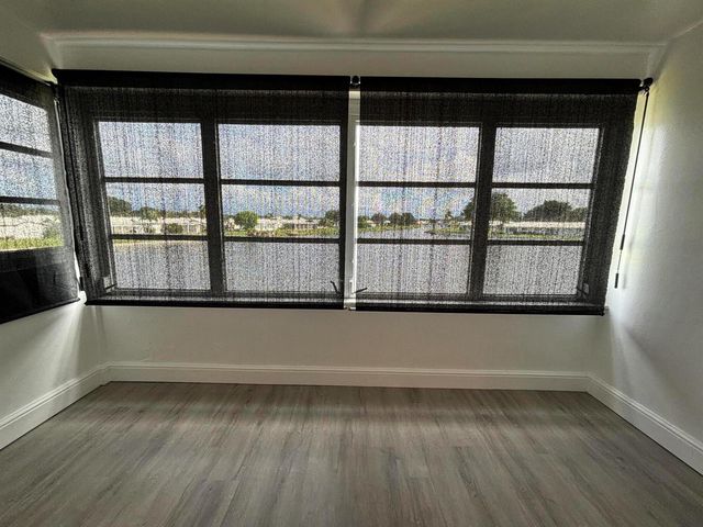 1112 Lake Terrace 207, Boynton Beach, FL 33426