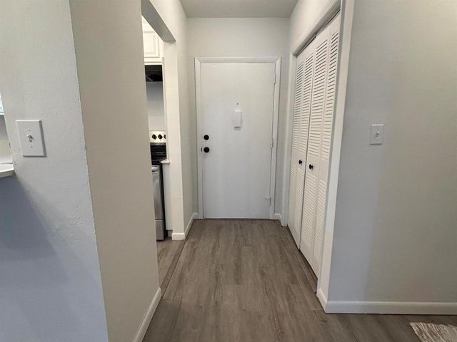 1112 Lake Terrace 207, Boynton Beach, FL 33426