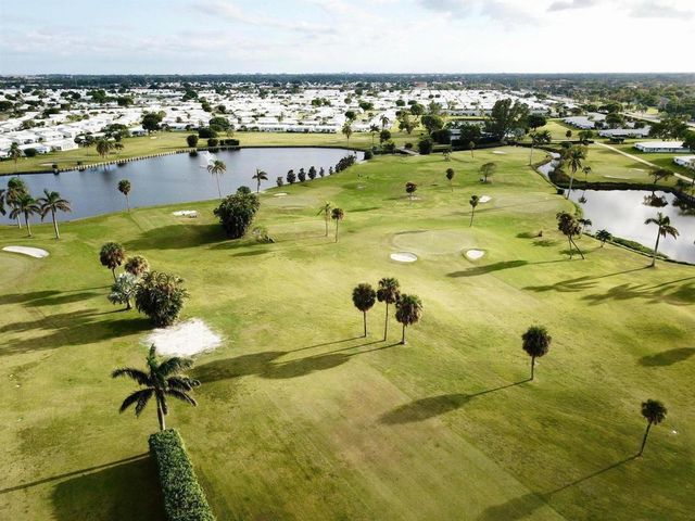 1112 Lake Terrace 207, Boynton Beach, FL 33426