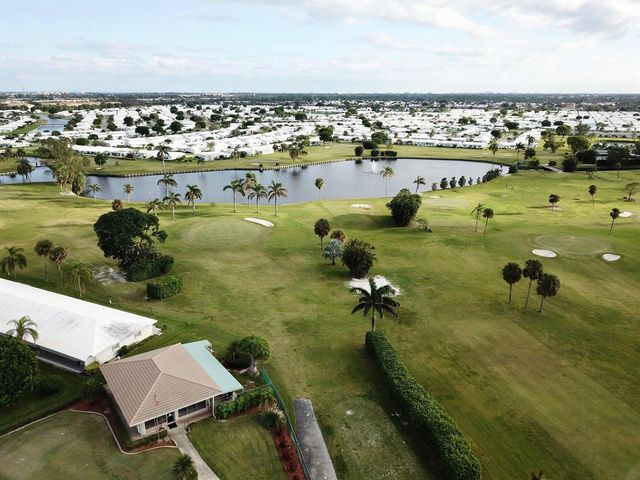 1112 Lake Terrace 207, Boynton Beach, FL 33426