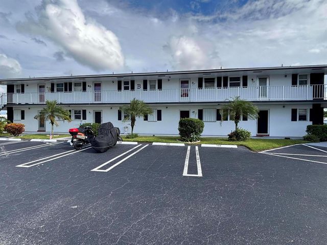 1112 Lake Terrace 207, Boynton Beach, FL 33426