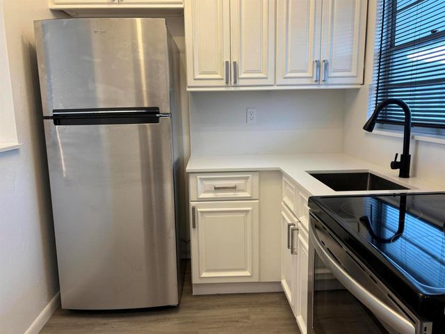 1112 Lake Terrace 207, Boynton Beach, FL 33426