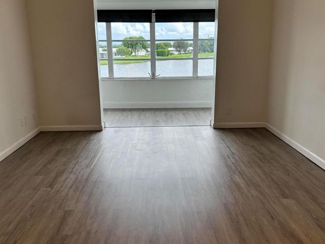 1112 Lake Terrace 207, Boynton Beach, FL 33426