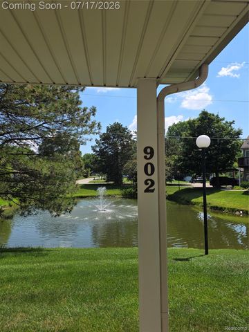 902 Saybrook Drive, Waterford Charter Township, MI 48327