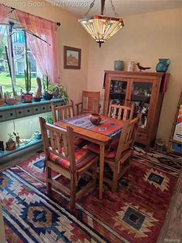 902 Saybrook Drive, Waterford Charter Township, MI 48327