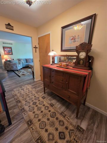 902 Saybrook Drive, Waterford Charter Township, MI 48327