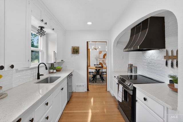 591 S Garden Street, Boise, ID 83705