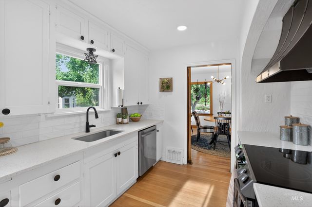 591 S Garden Street, Boise, ID 83705