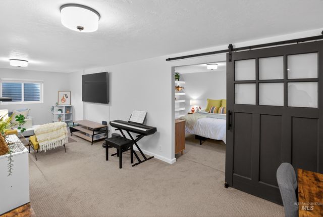 591 S Garden Street, Boise, ID 83705