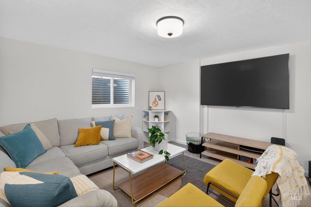 591 S Garden Street, Boise, ID 83705