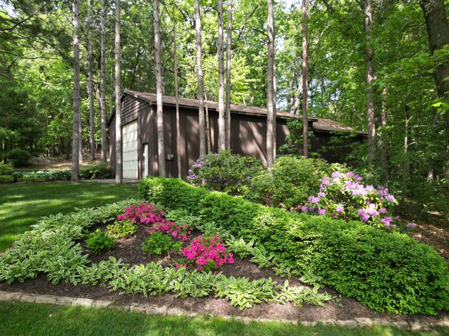 8160 Wilderness Trail Ne, Ada Twp, MI 49301
