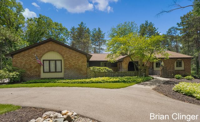 8160 Wilderness Trail Ne, Ada Twp, MI 49301