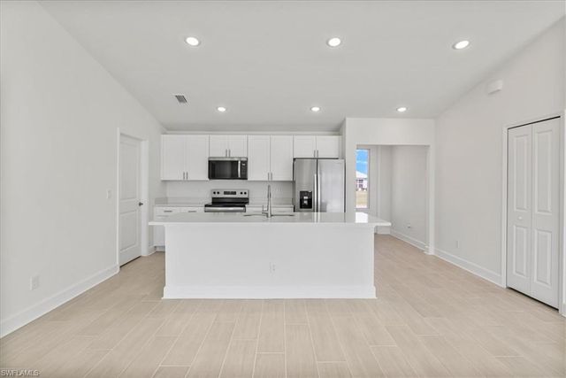 1926 NW 16th TER, Cape Coral, FL 33993