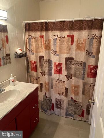 276 IRELAND TER, Williamstown, NJ 08094