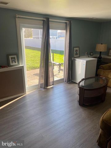 276 IRELAND TER, Williamstown, NJ 08094
