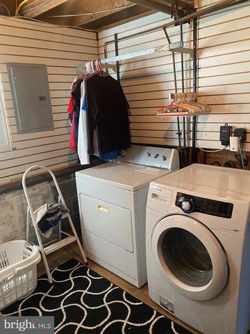 276 IRELAND TER, Williamstown, NJ 08094