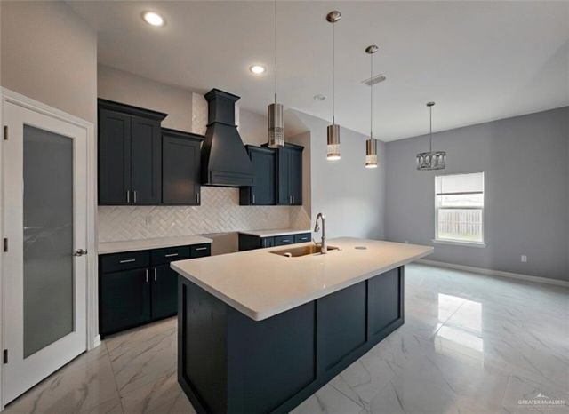 108 S Brooks Circle, La Feria, TX 78559