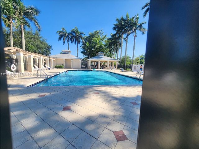 4250 SW 72nd Ter, Davie, FL 33314