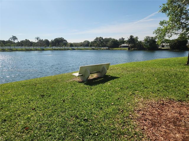 4250 SW 72nd Ter, Davie, FL 33314