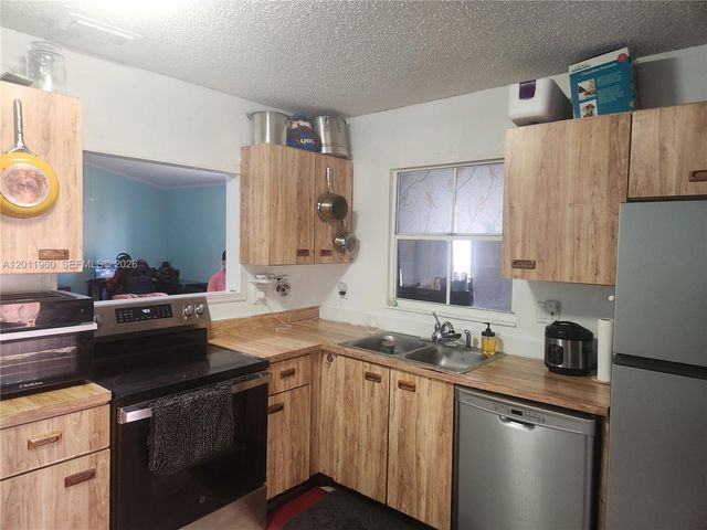4250 SW 72nd Ter, Davie, FL 33314