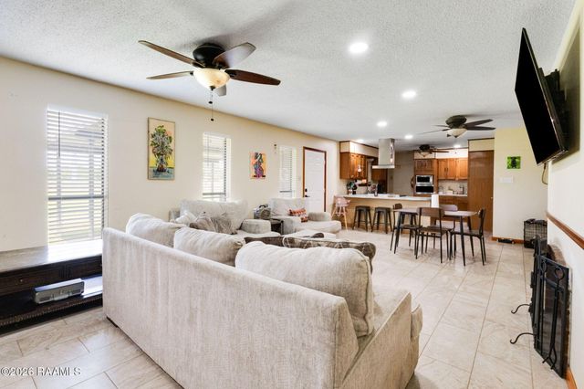 143 Ocho Rios Lane, Scott, LA 70583