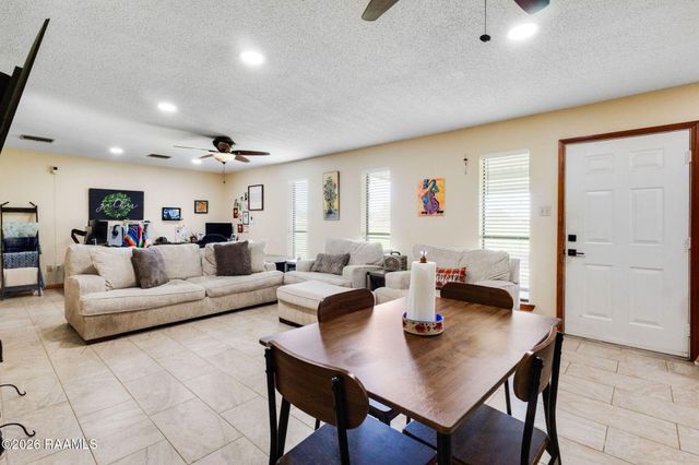 143 Ocho Rios Lane, Scott, LA 70583