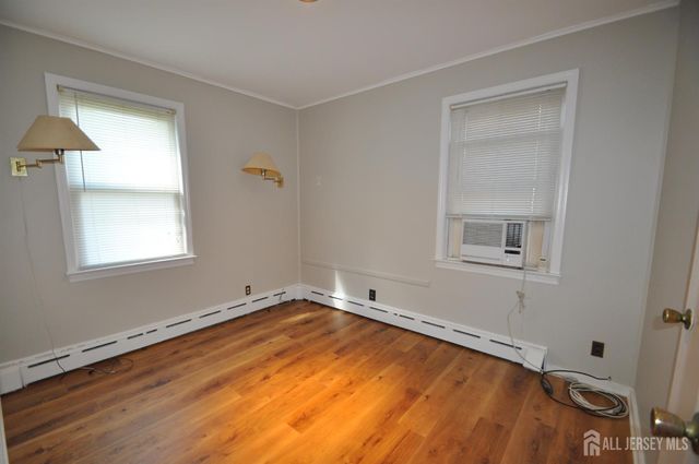 213 Old Post Road Road, Edison, NJ 08817